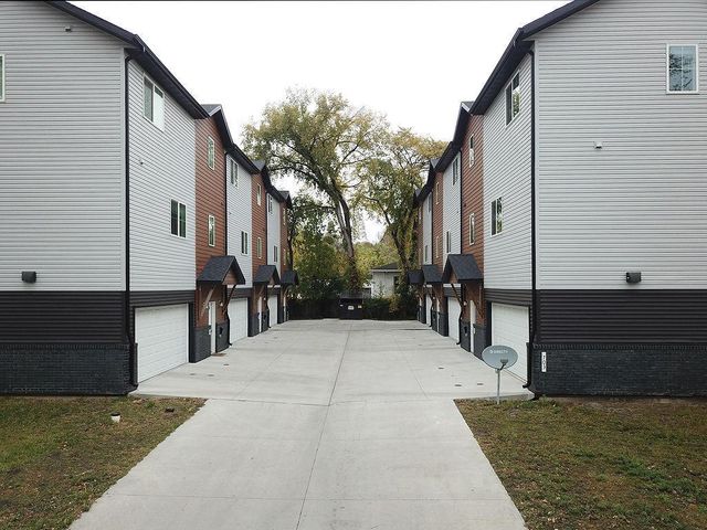 703 & 705 10th Avenue N, Fargo, ND 58102