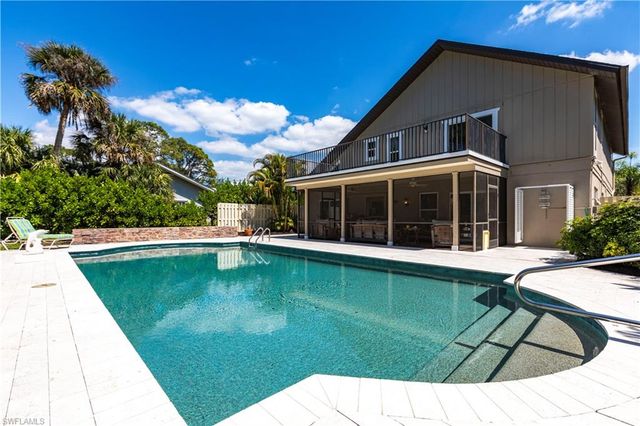 183 Old Tamiami TRL, Naples, FL 34110