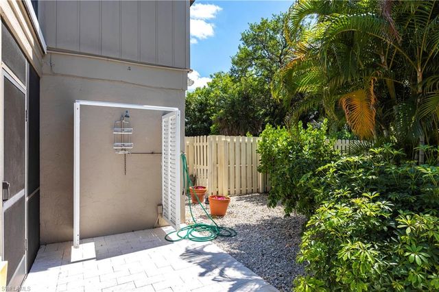 183 Old Tamiami TRL, Naples, FL 34110