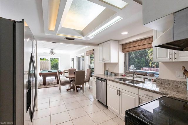 183 Old Tamiami TRL, Naples, FL 34110