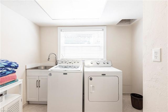 183 Old Tamiami TRL, Naples, FL 34110