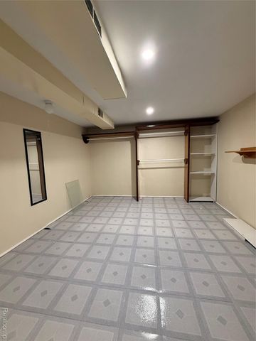 5561 Mansfield Avenue, Sterling Heights, MI 48310