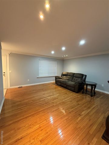 5561 Mansfield Avenue, Sterling Heights, MI 48310