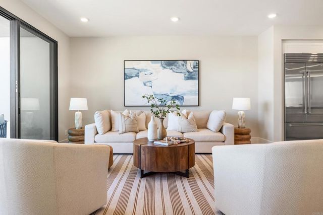 318 Chinquapin Avenue, Carlsbad, CA 92008