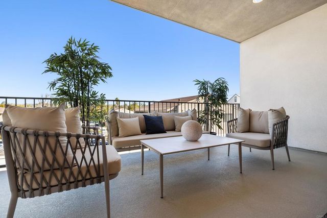 318 Chinquapin Avenue, Carlsbad, CA 92008