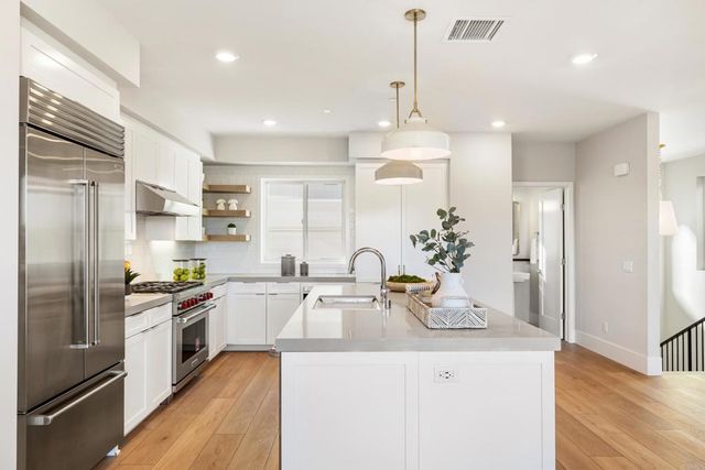 318 Chinquapin Avenue, Carlsbad, CA 92008