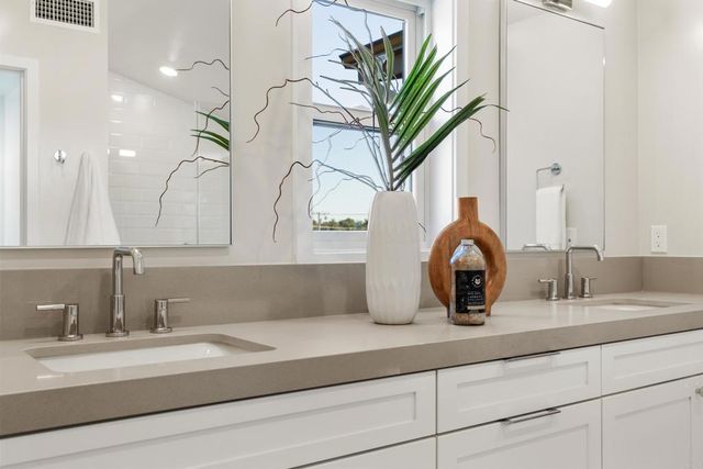 318 Chinquapin Avenue, Carlsbad, CA 92008