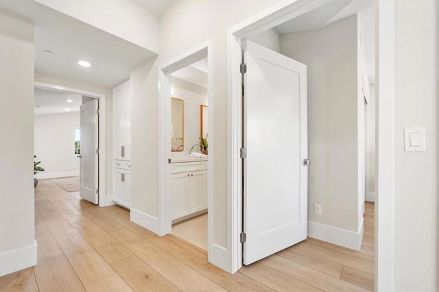 318 Chinquapin Avenue, Carlsbad, CA 92008