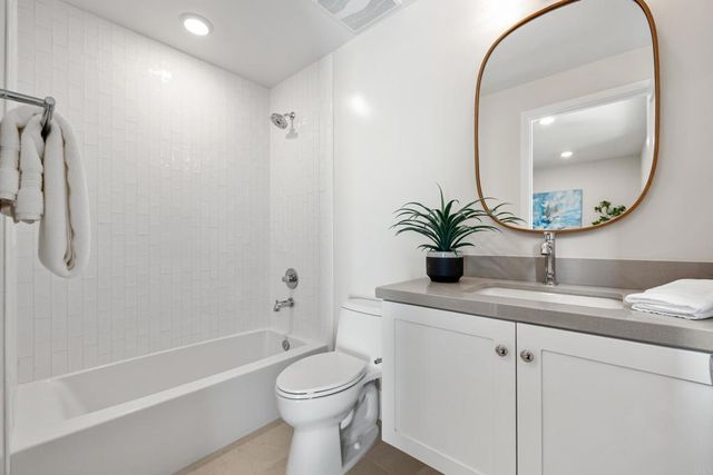 318 Chinquapin Avenue, Carlsbad, CA 92008