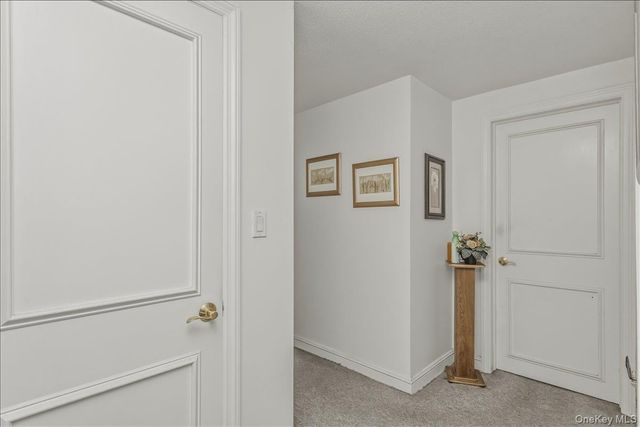 36 Roosevelt Place, Rockville Centre, NY 11570