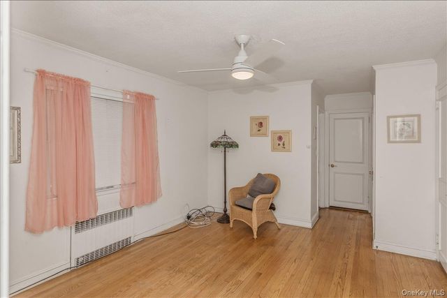 36 Roosevelt Place, Rockville Centre, NY 11570