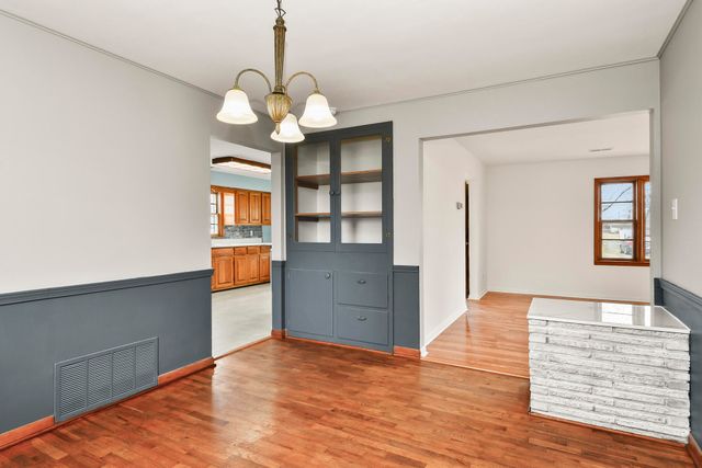 405 N Missouri Avenue, Nixa, MO 65714