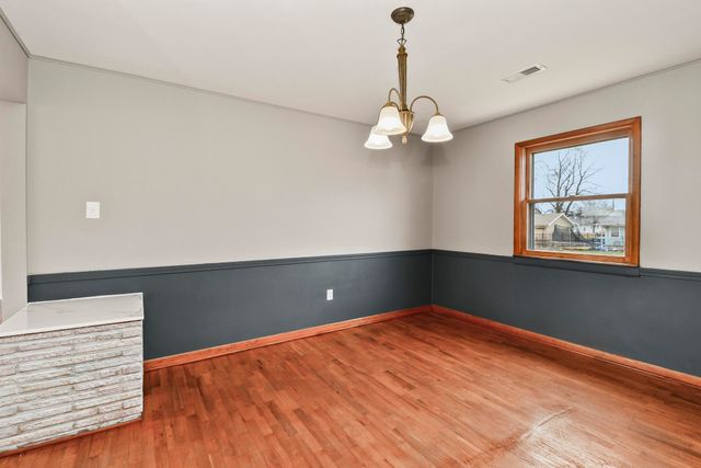 405 N Missouri Avenue, Nixa, MO 65714