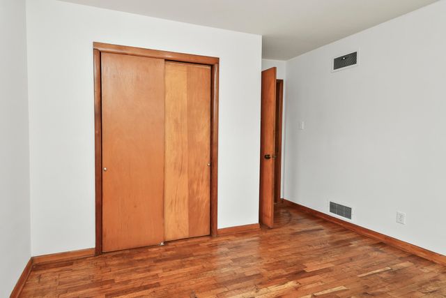 405 N Missouri Avenue, Nixa, MO 65714