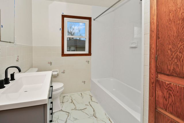 405 N Missouri Avenue, Nixa, MO 65714