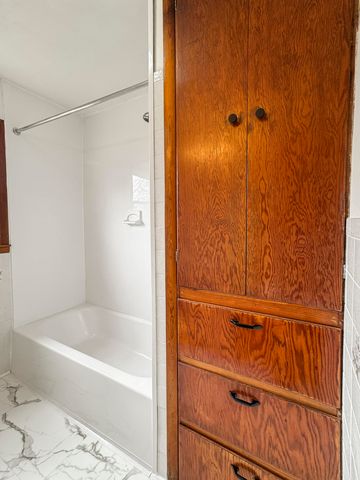 405 N Missouri Avenue, Nixa, MO 65714