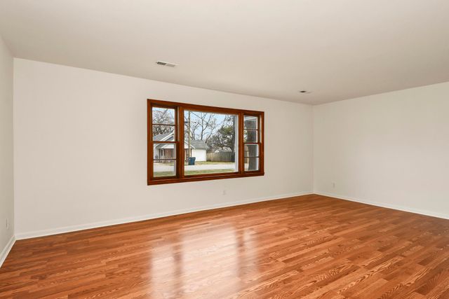 405 N Missouri Avenue, Nixa, MO 65714