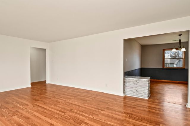 405 N Missouri Avenue, Nixa, MO 65714