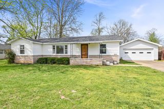 405 N Missouri Avenue, Nixa, MO 65714
