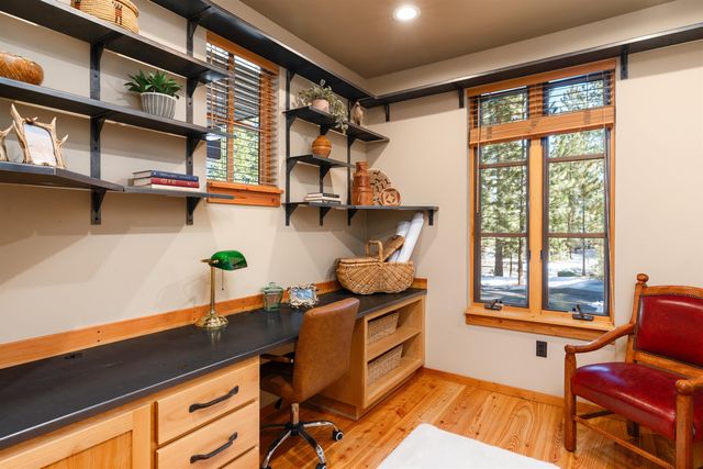 100 Bob Watson, Truckee, CA 96161