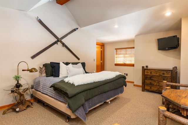 100 Bob Watson, Truckee, CA 96161