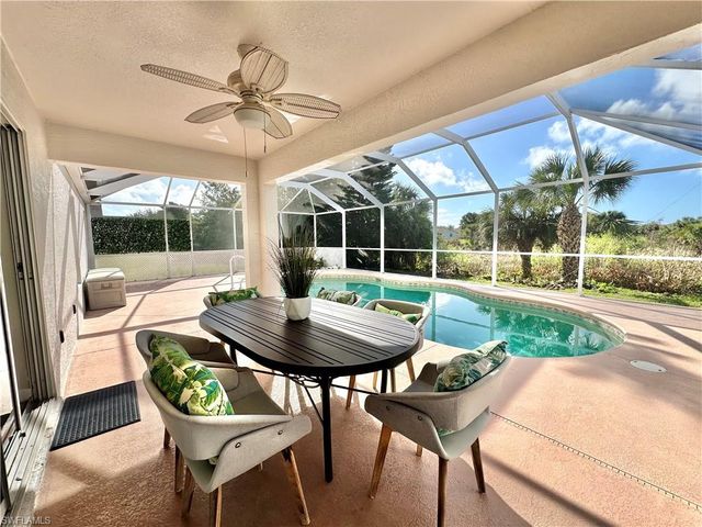 9808 Gladiolus Bulb LOOP, Fort Myers, FL 33908