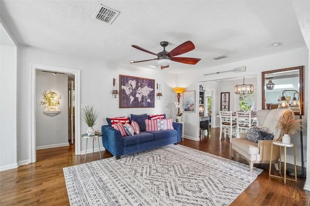 1204 E PARK CIRCLE, Tampa, FL 33604
