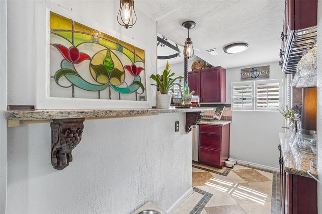 1204 E PARK CIRCLE, Tampa, FL 33604