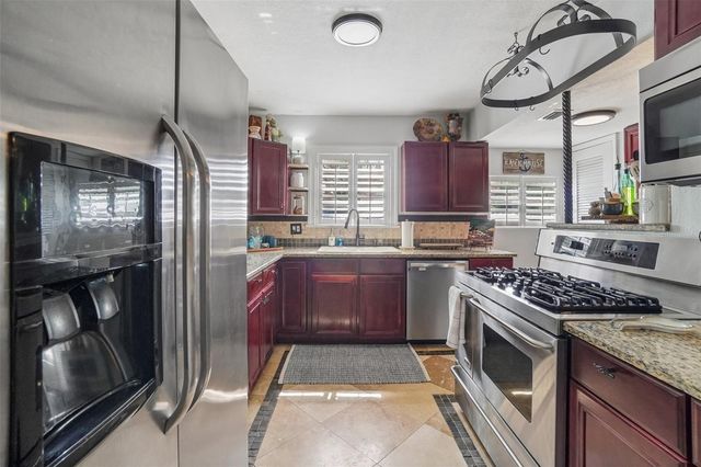 1204 E PARK CIRCLE, Tampa, FL 33604