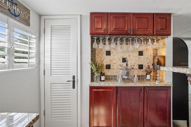 1204 E PARK CIRCLE, Tampa, FL 33604