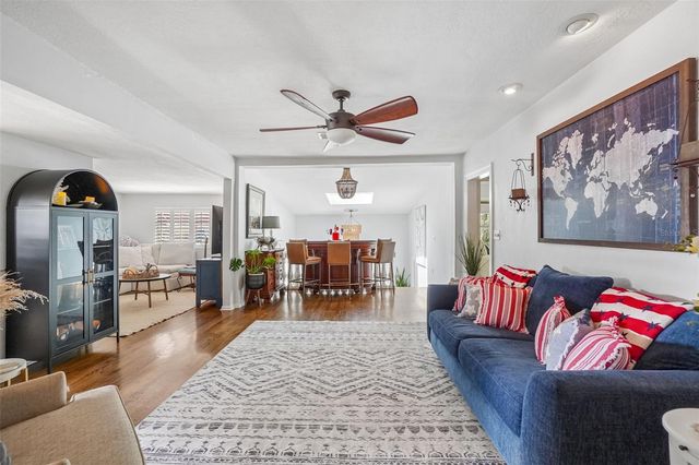 1204 E PARK CIRCLE, Tampa, FL 33604