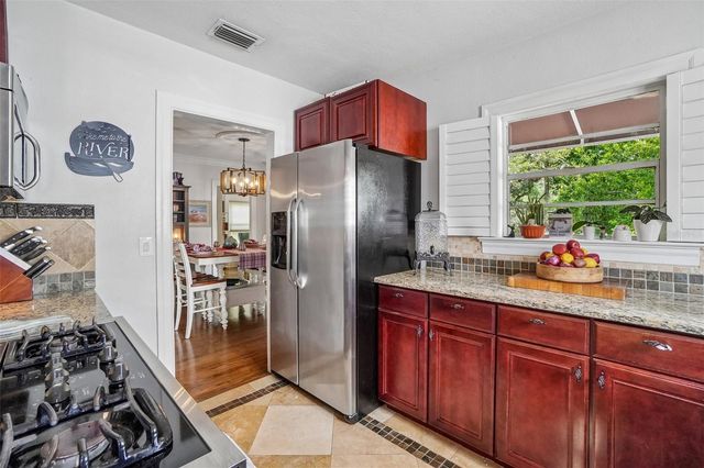1204 E PARK CIRCLE, Tampa, FL 33604
