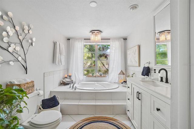 1204 E PARK CIRCLE, Tampa, FL 33604