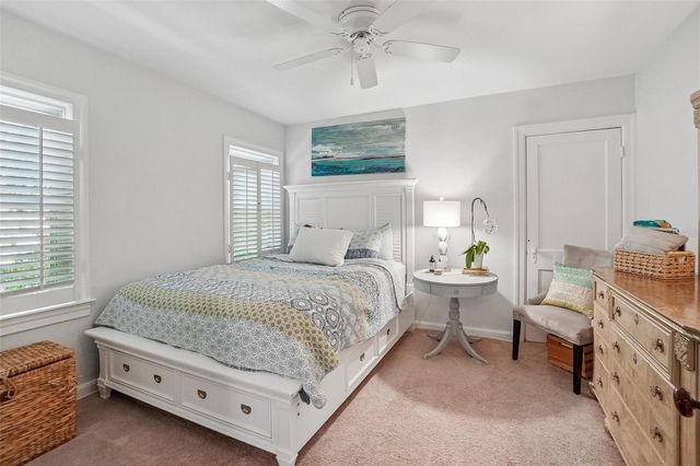1204 E PARK CIRCLE, Tampa, FL 33604