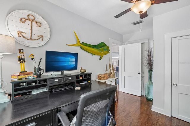 1204 E PARK CIRCLE, Tampa, FL 33604