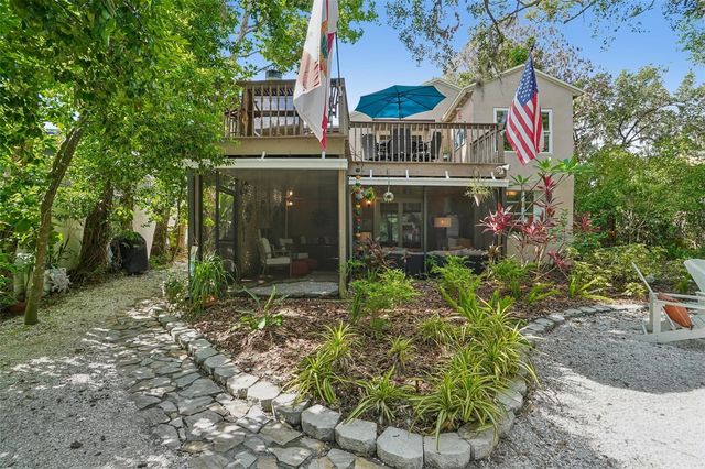 1204 E PARK CIRCLE, Tampa, FL 33604