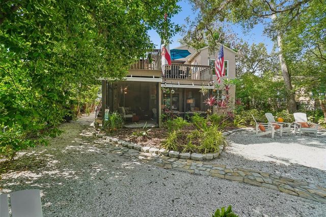 1204 E PARK CIRCLE, Tampa, FL 33604
