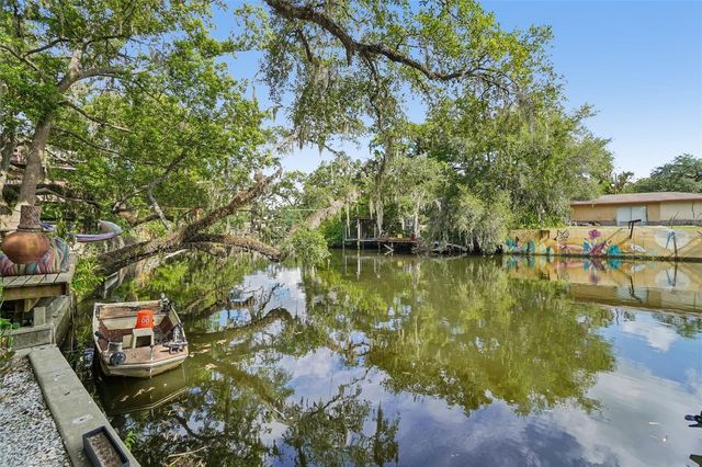 1204 E PARK CIRCLE, Tampa, FL 33604