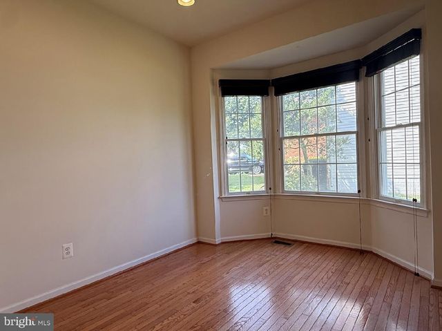 43520 LUCKETTS BRIDGE CIR, Ashburn, VA 20148