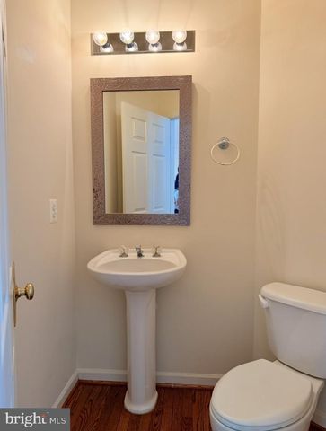 43520 LUCKETTS BRIDGE CIR, Ashburn, VA 20148