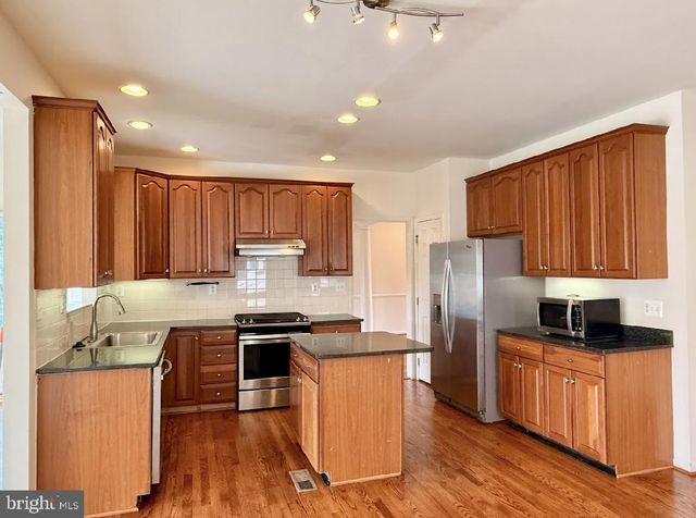 43520 LUCKETTS BRIDGE CIR, Ashburn, VA 20148