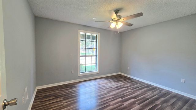 10052 Mint Dr, Baton Rouge, LA 70809