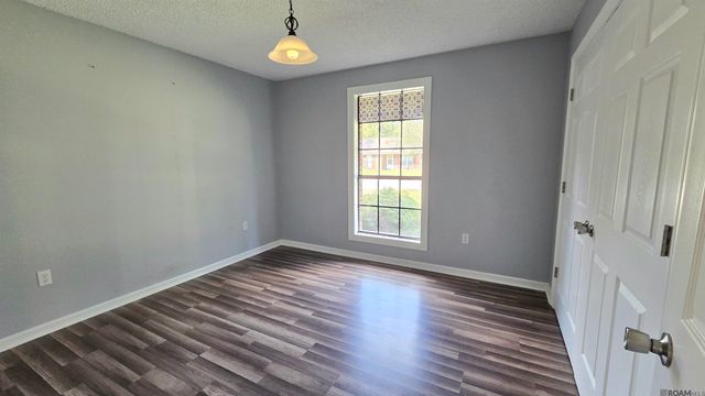 10052 Mint Dr, Baton Rouge, LA 70809