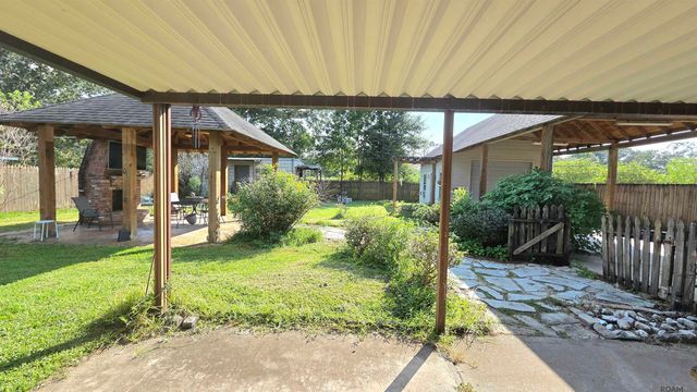 10052 Mint Dr, Baton Rouge, LA 70809