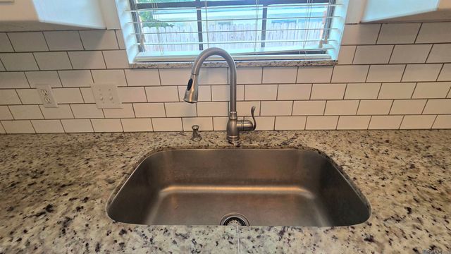 10052 Mint Dr, Baton Rouge, LA 70809
