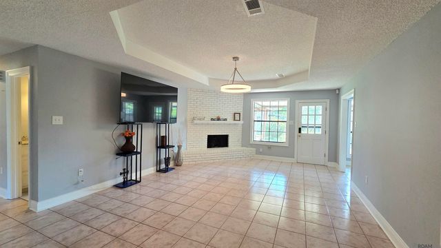 10052 Mint Dr, Baton Rouge, LA 70809