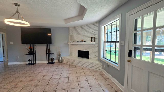 10052 Mint Dr, Baton Rouge, LA 70809