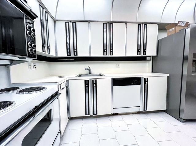 800 Cypress Grove Dr 106, Pompano Beach, FL 33069