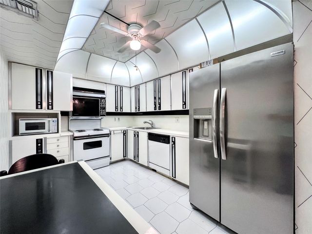 800 Cypress Grove Dr 106, Pompano Beach, FL 33069