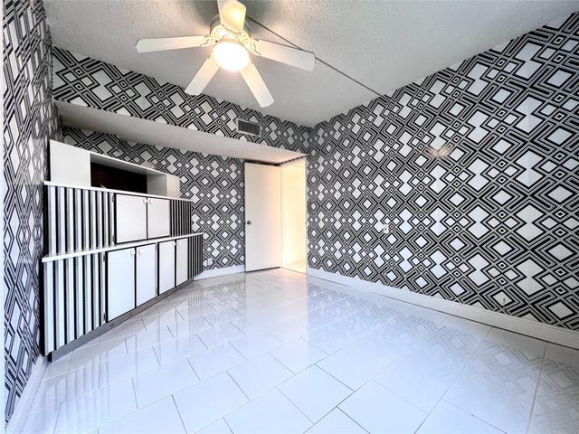 800 Cypress Grove Dr 106, Pompano Beach, FL 33069